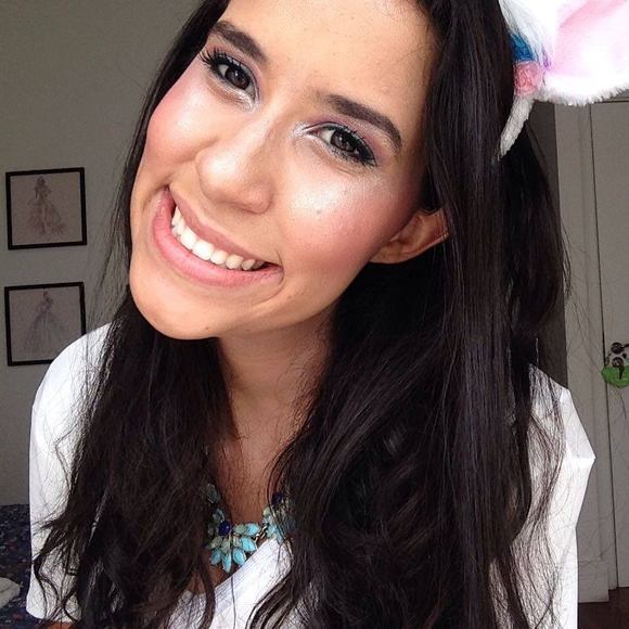 Meet your Posher, Nadia - Picture 1 of 1